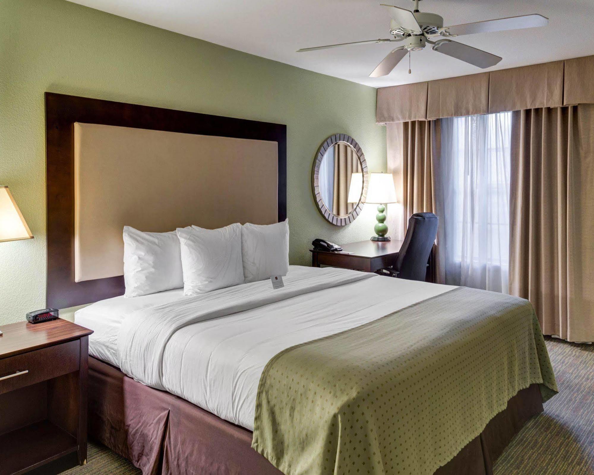 Courtyard By Marriott Covington / Mandeville Εξωτερικό φωτογραφία